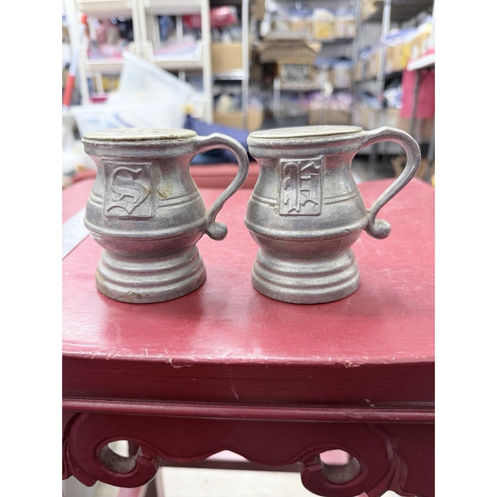 Vintage Wilton Armetale 5 Inch Tall Handled Pewter Salt And Pepper‎ Shakers USA